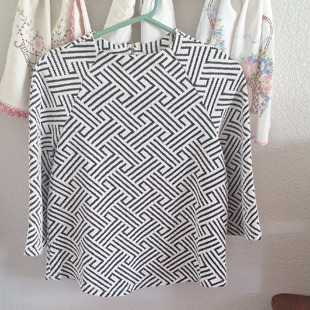 W5 Black and White Patterned Blouse